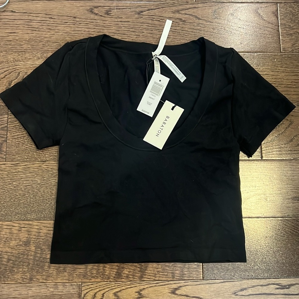 Aritzia Babaton black crop top- NWT